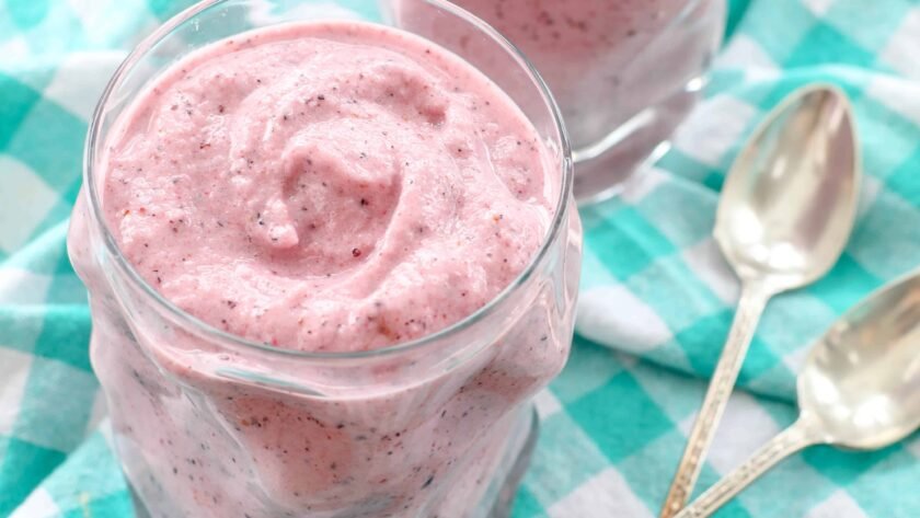 Strawberry Blueberry Banana Smoothie